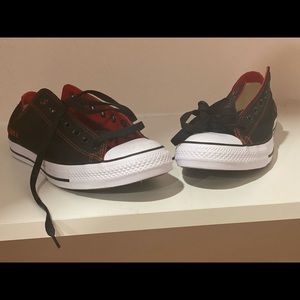 Converse low top men 10/Women 12
